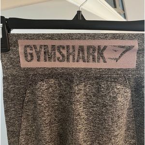 Gym shark leggings
